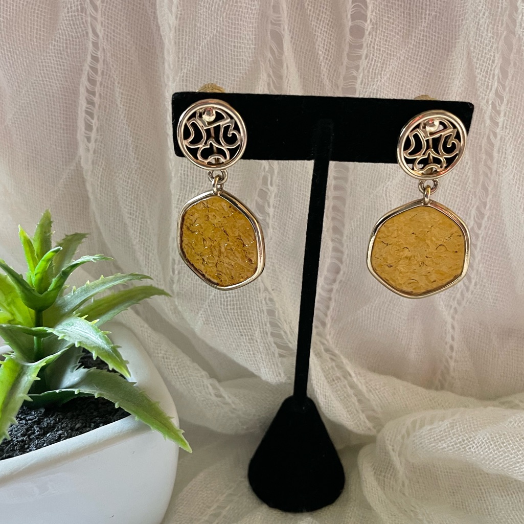 Honey Color Piece Gold Tone Dangling Clip On